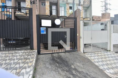 Casa à venda com 90m², 2 quartos e 2 vagas Casa à venda com 90m², 2 quartos e 2 vagasFachada
