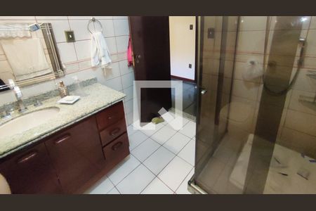 Casa à venda com 80m², 3 quartos e 4 vagas Casa à venda com 80m², 3 quartos e 4 vagasBanheiro 2