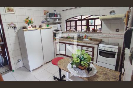 Casa à venda com 80m², 3 quartos e 4 vagas Casa à venda com 80m², 3 quartos e 4 vagasCozinha