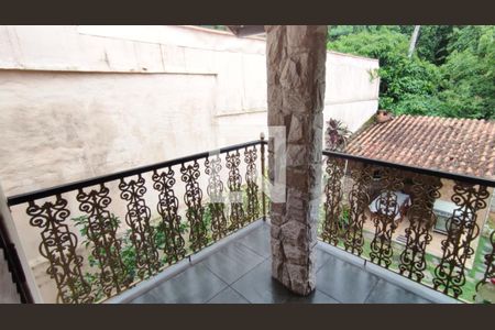 Casa à venda com 80m², 3 quartos e 4 vagas Casa à venda com 80m², 3 quartos e 4 vagasVaranda do Quarto 4