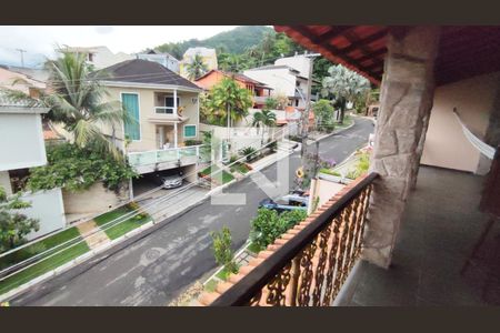 Casa à venda com 80m², 3 quartos e 4 vagas Casa à venda com 80m², 3 quartos e 4 vagasVaranda da Suite 1