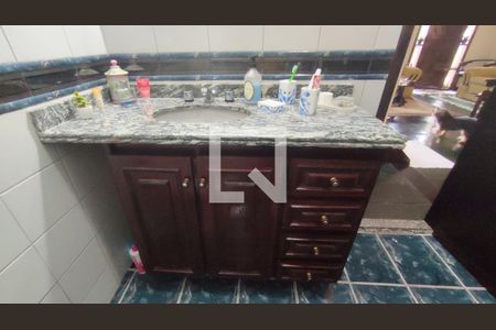 Casa à venda com 80m², 3 quartos e 4 vagas Casa à venda com 80m², 3 quartos e 4 vagasBanheiro 3