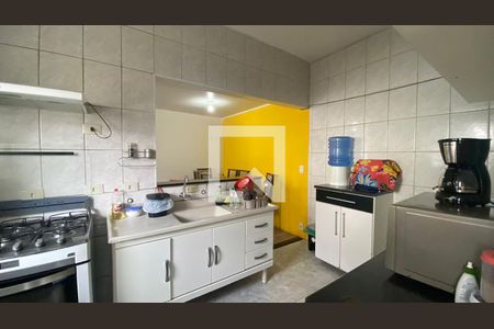 Casa à venda com 115m², 4 quartos e sem vaga Casa à venda com 115m², 4 quartos e sem vagaCozinha Casa 2