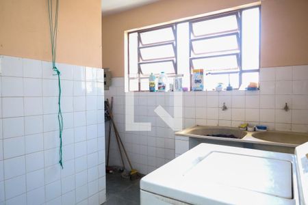 Casa à venda com 847m², 5 quartos e 6 vagas Casa à venda com 847m², 5 quartos e 6 vagasÁrea de Serviço