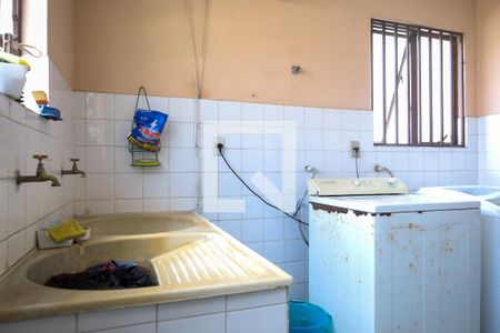 Casa à venda com 847m², 5 quartos e 6 vagas Casa à venda com 847m², 5 quartos e 6 vagasÁrea de Serviço