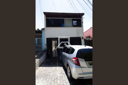 Casa à venda com 160m², 4 quartos e 2 vagasPlaca na fachada