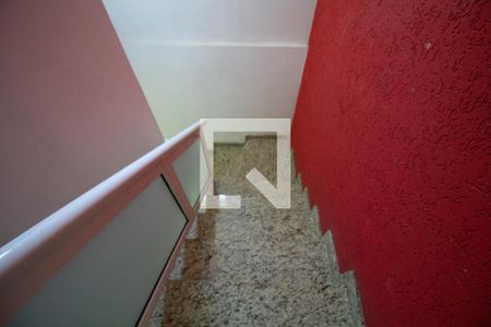 Casa à venda com 160m², 4 quartos e 2 vagasEscada