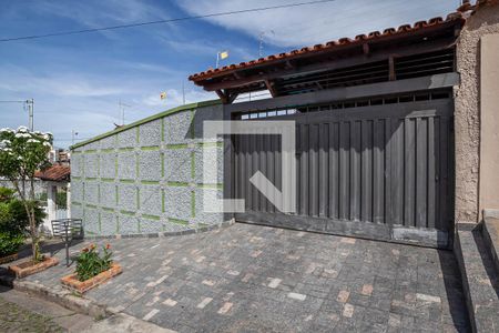 Casa à venda com 180m², 3 quartos e 3 vagasFachada