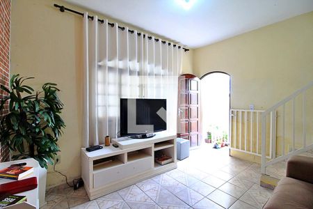 Sala de casa para alugar com 3 quartos, 142m² em Vila Palmares, Santo André