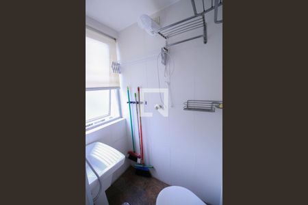 Casa à venda com 200m², 5 quartos e 3 vagas Casa à venda com 200m², 5 quartos e 3 vagasBanheiro de Serviço