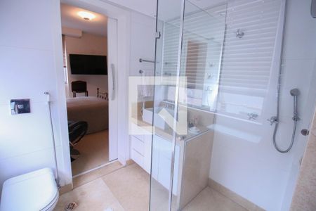 Casa à venda com 200m², 5 quartos e 3 vagas Casa à venda com 200m², 5 quartos e 3 vagasBanheiro