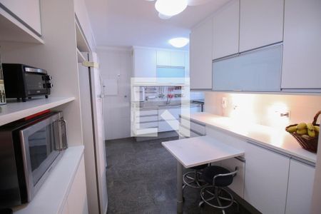 Casa à venda com 200m², 5 quartos e 3 vagas Casa à venda com 200m², 5 quartos e 3 vagasCozinha