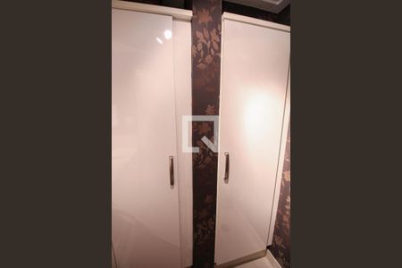 Casa à venda com 200m², 5 quartos e 3 vagas Casa à venda com 200m², 5 quartos e 3 vagasLavabo