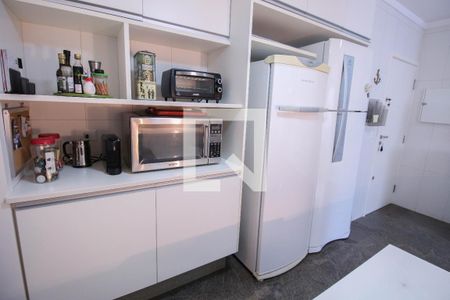 Casa à venda com 200m², 5 quartos e 3 vagas Casa à venda com 200m², 5 quartos e 3 vagasCozinha