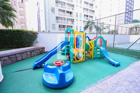 Casa à venda com 200m², 5 quartos e 3 vagas Casa à venda com 200m², 5 quartos e 3 vagasÁrea comum