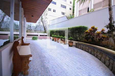 Casa à venda com 200m², 5 quartos e 3 vagas Casa à venda com 200m², 5 quartos e 3 vagasÁrea comum