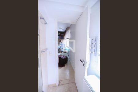 Casa à venda com 200m², 5 quartos e 3 vagas Casa à venda com 200m², 5 quartos e 3 vagasBanheiro