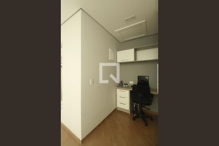 Casa à venda com 258m², 3 quartos e 6 vagasEscritório - Corredor