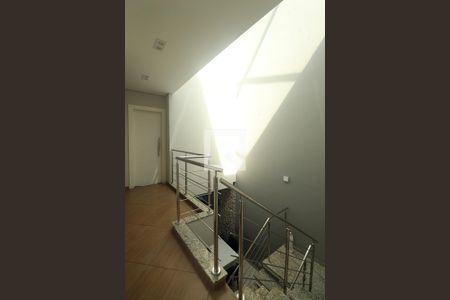 Casa à venda com 258m², 3 quartos e 6 vagasEscada