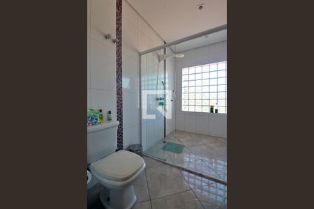 Casa à venda com 258m², 3 quartos e 6 vagasSuíte 1 - Banheiro