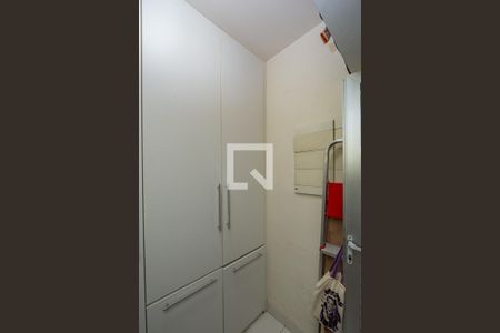 Apartamento à venda com 141m², 4 quartos e 3 vagas Apartamento à venda com 141m², 4 quartos e 3 vagasQuarto de Serviço