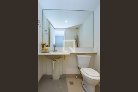 Apartamento à venda com 141m², 4 quartos e 3 vagas Apartamento à venda com 141m², 4 quartos e 3 vagasLavabo