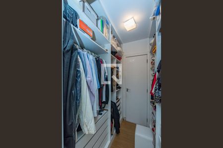 Apartamento à venda com 141m², 4 quartos e 3 vagas Apartamento à venda com 141m², 4 quartos e 3 vagasCloset da suíte 1