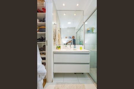 Apartamento à venda com 141m², 4 quartos e 3 vagas Apartamento à venda com 141m², 4 quartos e 3 vagasBanheiro da Suíte 1