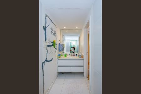 Apartamento à venda com 141m², 4 quartos e 3 vagas Apartamento à venda com 141m², 4 quartos e 3 vagasBanheiro da Suíte 2