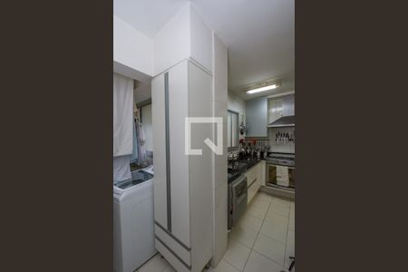 Apartamento à venda com 141m², 4 quartos e 3 vagas Apartamento à venda com 141m², 4 quartos e 3 vagasÁrea de Serviço