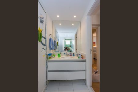 Apartamento à venda com 141m², 4 quartos e 3 vagas Apartamento à venda com 141m², 4 quartos e 3 vagasBanheiro da Suíte 2