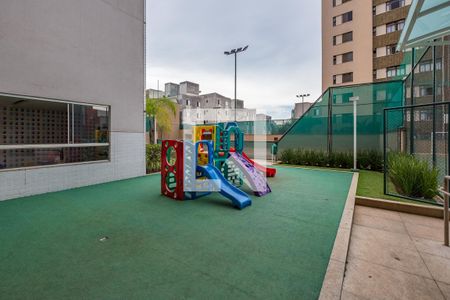 Apartamento à venda com 141m², 4 quartos e 3 vagas Apartamento à venda com 141m², 4 quartos e 3 vagasPlayground