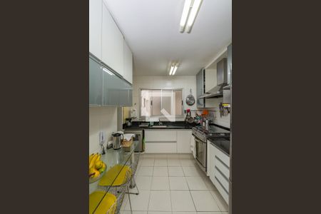 Apartamento à venda com 141m², 4 quartos e 3 vagas Apartamento à venda com 141m², 4 quartos e 3 vagasCozinha