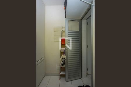 Apartamento à venda com 141m², 4 quartos e 3 vagas Apartamento à venda com 141m², 4 quartos e 3 vagasQuarto de Serviço