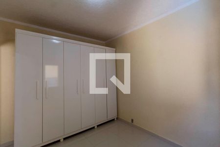 Casa à venda com 300m², 5 quartos e 6 vagas Casa à venda com 300m², 5 quartos e 6 vagasQuarto 2 Fundos