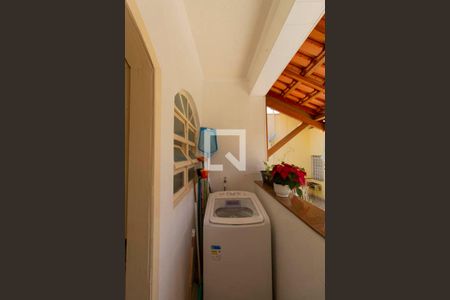 Casa à venda com 300m², 5 quartos e 6 vagas Casa à venda com 300m², 5 quartos e 6 vagasÁrea de Serviço