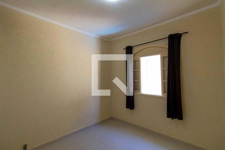 Casa à venda com 300m², 5 quartos e 6 vagas Casa à venda com 300m², 5 quartos e 6 vagasQuarto 2 Fundos