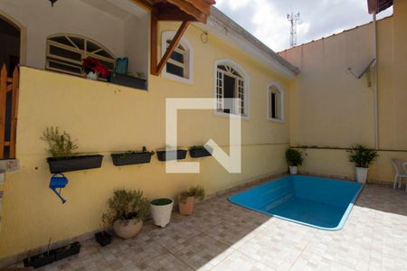 Casa à venda com 300m², 5 quartos e 6 vagas Casa à venda com 300m², 5 quartos e 6 vagasPiscina