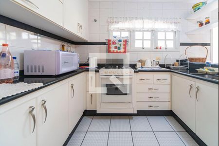 Casa à venda com 180m², 3 quartos e 2 vagas Casa à venda com 180m², 3 quartos e 2 vagasCozinha