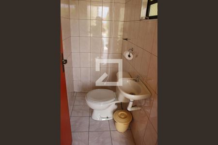 Casa à venda com 377m², 4 quartos e 6 vagasBanheiro Social