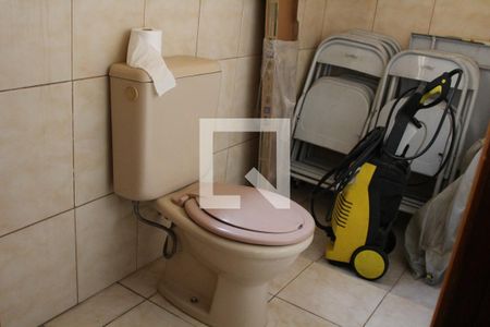 Casa à venda com 377m², 4 quartos e 6 vagasBanheiro Social