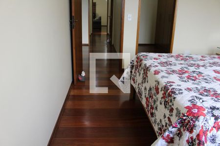 Casa à venda com 377m², 4 quartos e 6 vagasSuíte