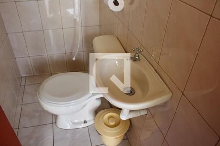 Casa à venda com 377m², 4 quartos e 6 vagasBanheiro Social