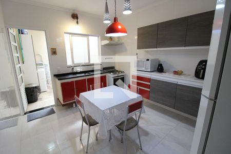 Casa à venda com 116m², 3 quartos e 2 vagasCozinha