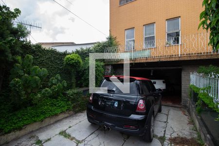 Casa à venda com 360m², 4 quartos e 4 vagas Casa à venda com 360m², 4 quartos e 4 vagasGaragem