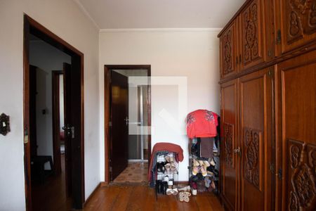 Casa à venda com 360m², 4 quartos e 4 vagas Casa à venda com 360m², 4 quartos e 4 vagasCloset Suite