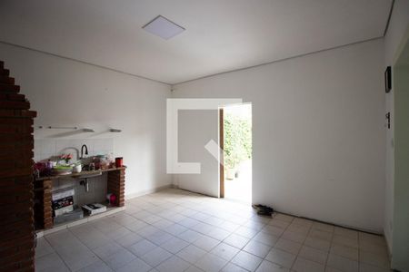 Casa à venda com 360m², 4 quartos e 4 vagas Casa à venda com 360m², 4 quartos e 4 vagasÁrea comum - Churrasqueira