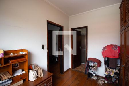 Casa à venda com 360m², 4 quartos e 4 vagas Casa à venda com 360m², 4 quartos e 4 vagasCloset Suite