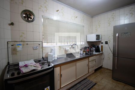 Casa à venda com 360m², 4 quartos e 4 vagas Casa à venda com 360m², 4 quartos e 4 vagasCozinha