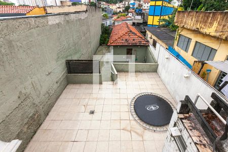 Casa à venda com 300m², 4 quartos e 3 vagas Casa à venda com 300m², 4 quartos e 3 vagasVista do quintal e sala de jogos
